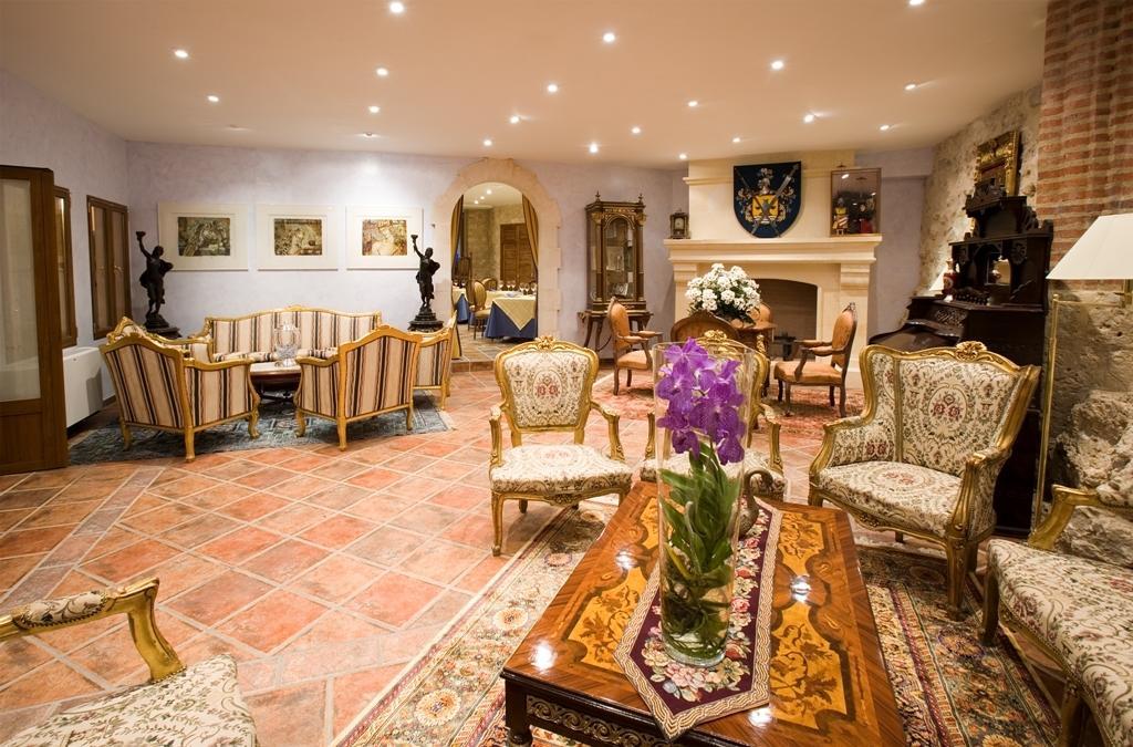 Residencia Real Del Castillo De Curiel Curiel de Duero ภายนอก รูปภาพ