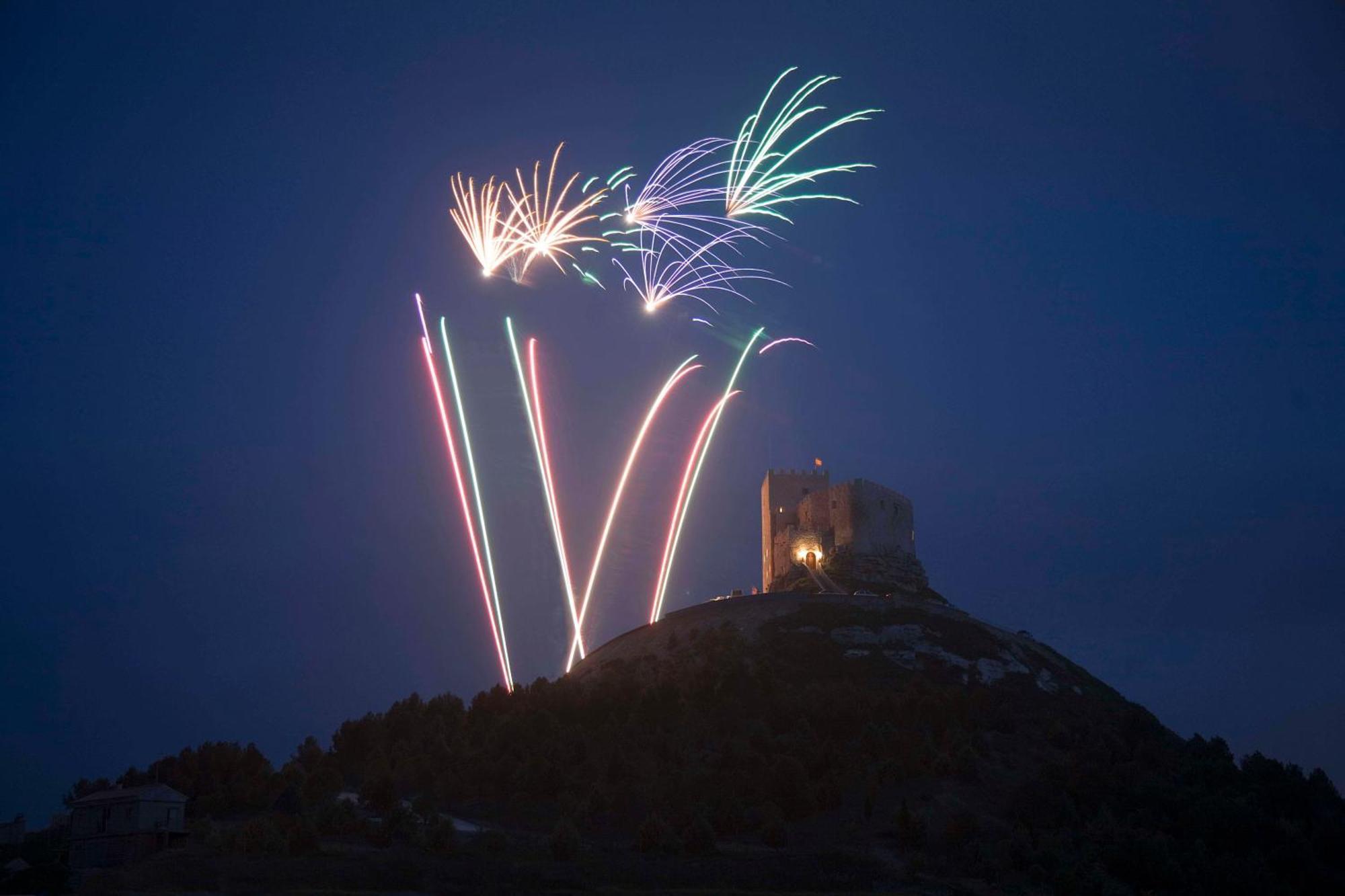 Residencia Real Del Castillo De Curiel Curiel de Duero ภายนอก รูปภาพ