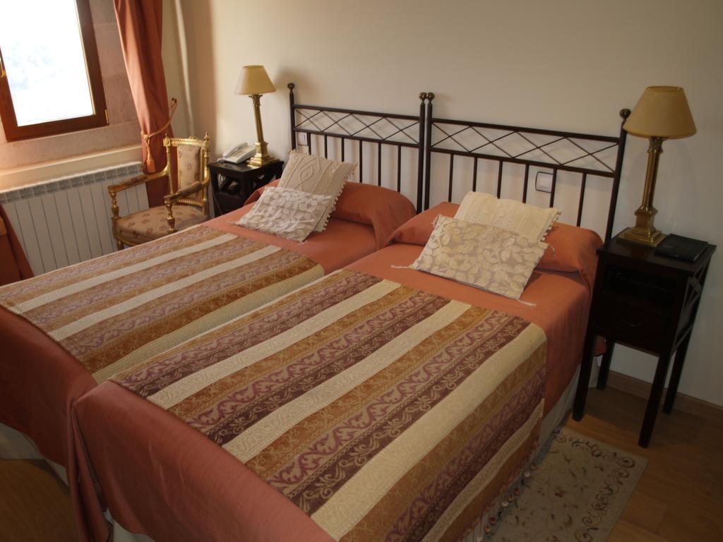 Residencia Real Del Castillo De Curiel Curiel de Duero ภายนอก รูปภาพ