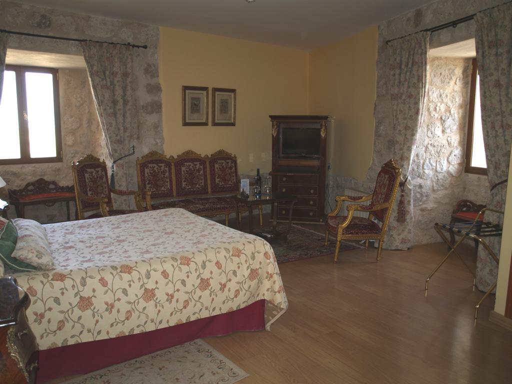 Residencia Real Del Castillo De Curiel Curiel de Duero ภายนอก รูปภาพ