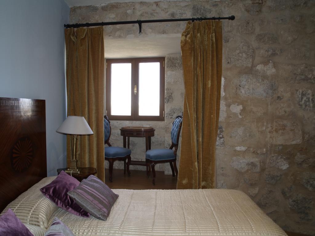Residencia Real Del Castillo De Curiel Curiel de Duero ภายนอก รูปภาพ